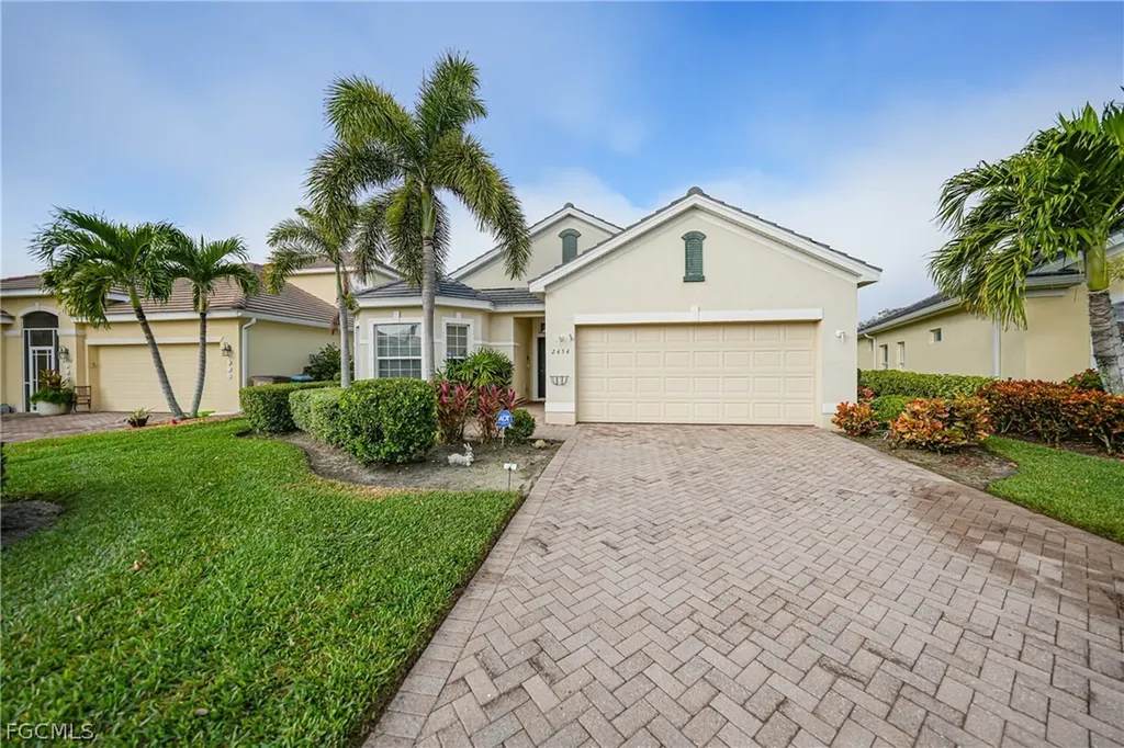 2454 Blackburn Circle Cape Coral FL 33991