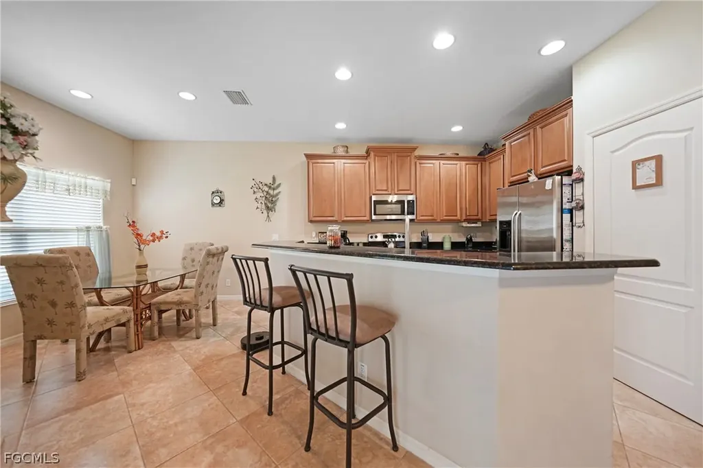 2454 Blackburn Circle Cape Coral FL 33991
