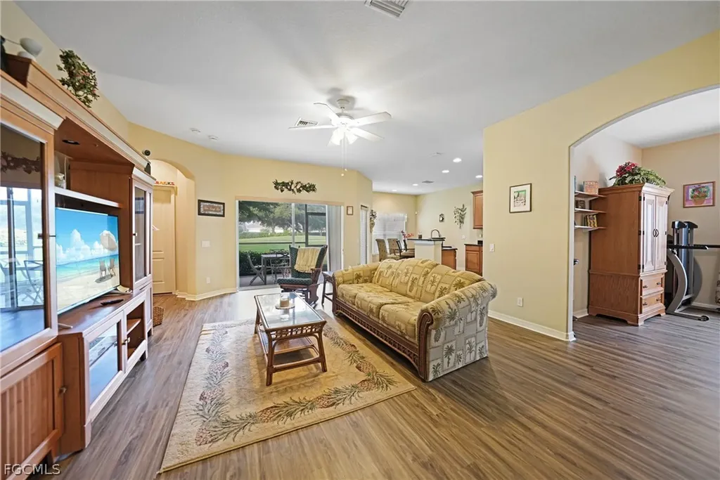 2454 Blackburn Circle Cape Coral FL 33991