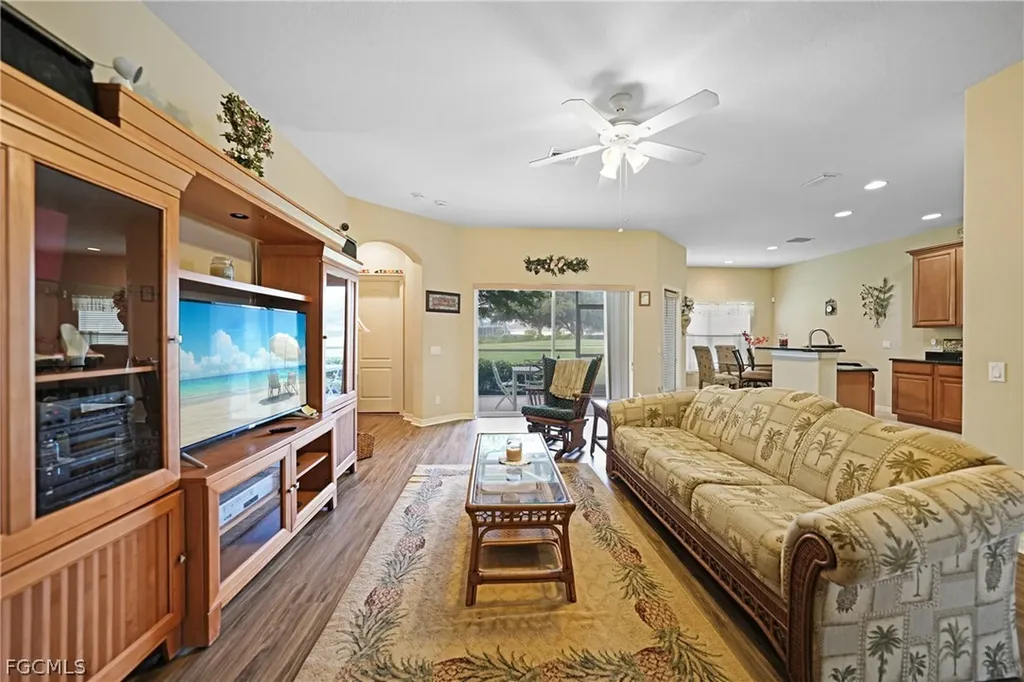 2454 Blackburn Circle Cape Coral FL 33991