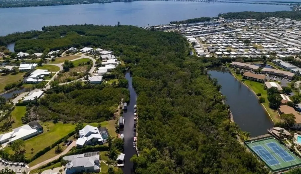 5755 Foxlake Drive North Fort Myers FL 33917