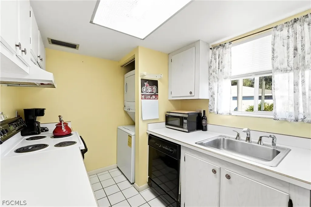 3268 Royal Canadian Trace Fort Myers FL 33907