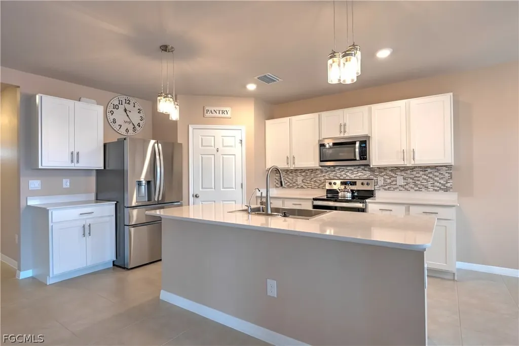 2501 NW 20th Place Cape Coral FL 33993
