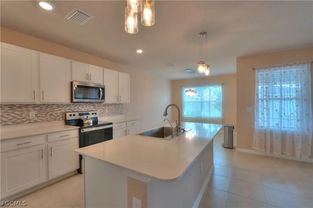 2501 NW 20th Place Cape Coral FL 33993