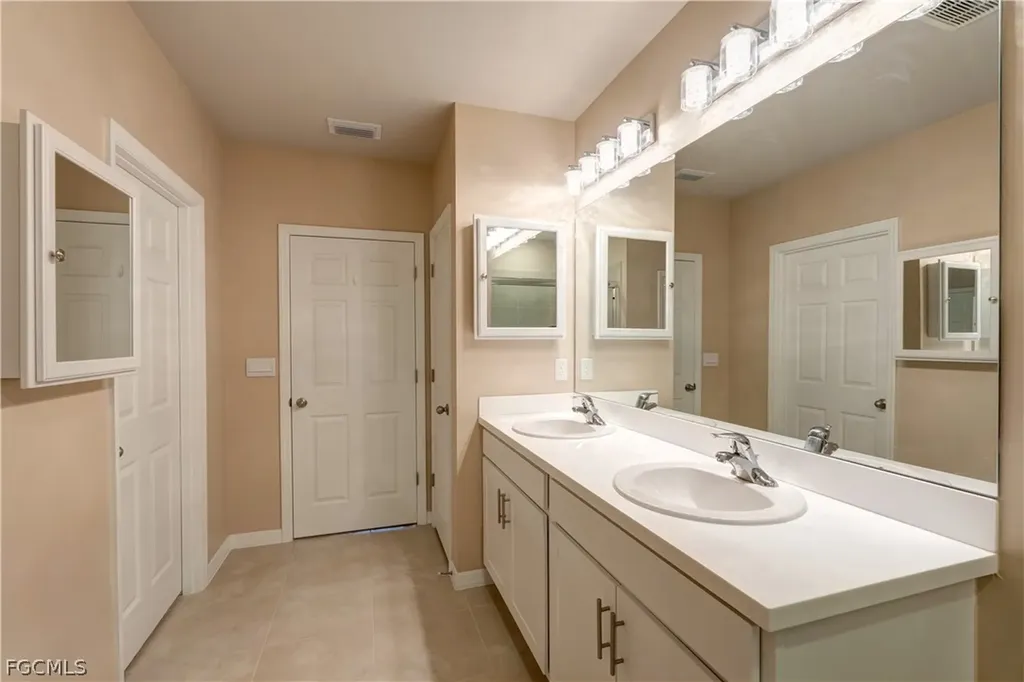 2501 NW 20th Place Cape Coral FL 33993