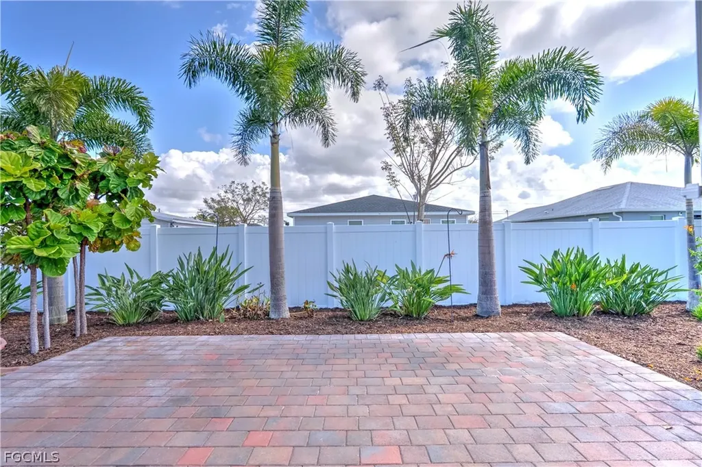 2501 NW 20th Place Cape Coral FL 33993