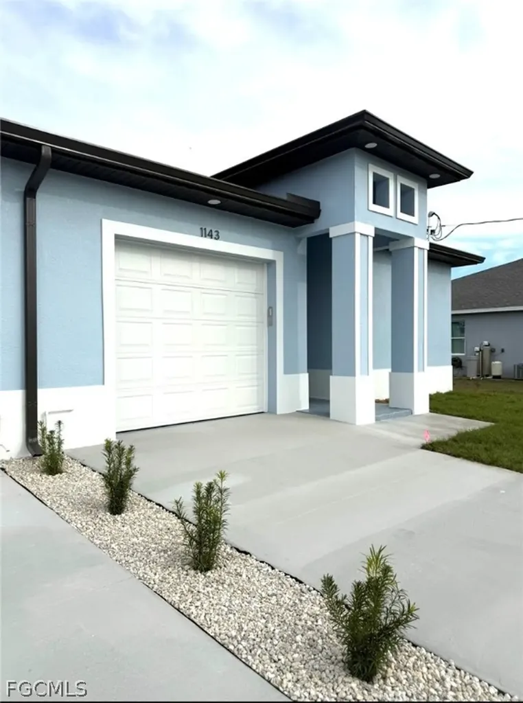 1141 /1143 Hightower Avenue S Lehigh Acres FL 33973