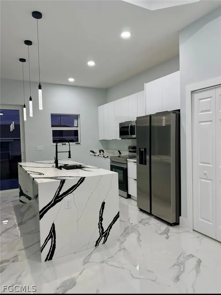 325 / 327 Gordon Avenue S Lehigh Acres FL 33973