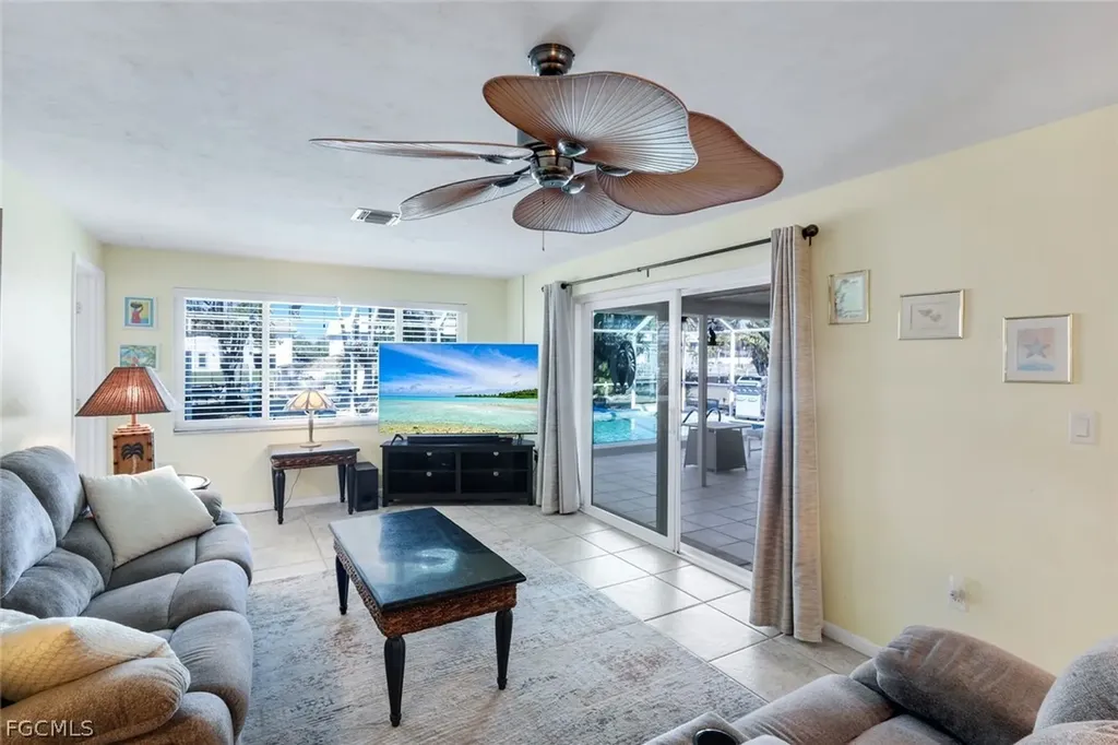 5201 Willow Court Cape Coral FL 33904