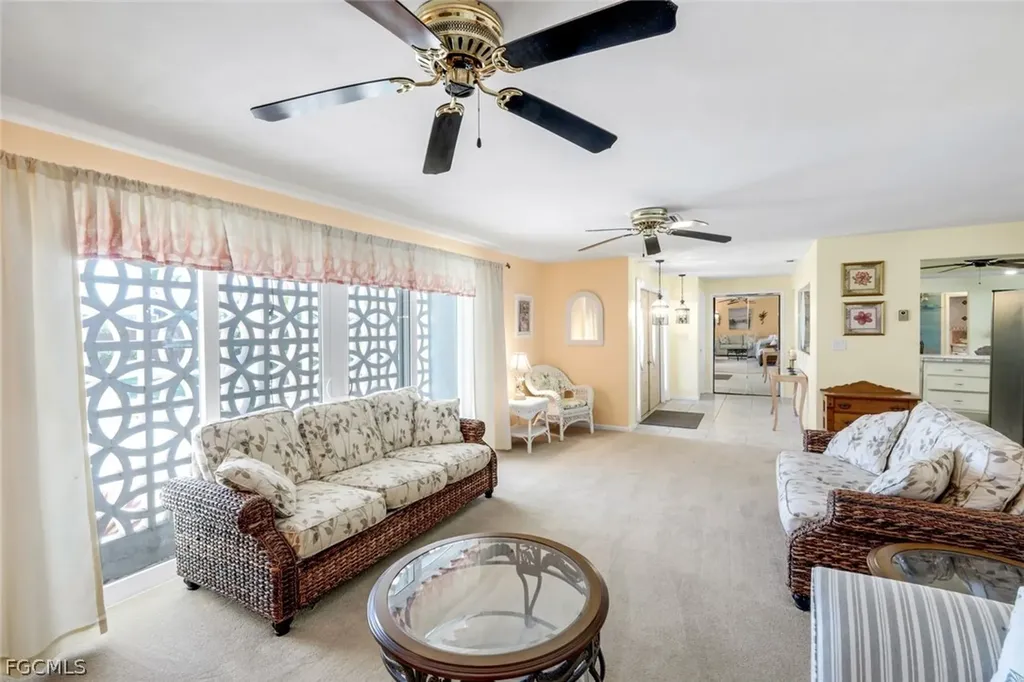 5201 Willow Court Cape Coral FL 33904