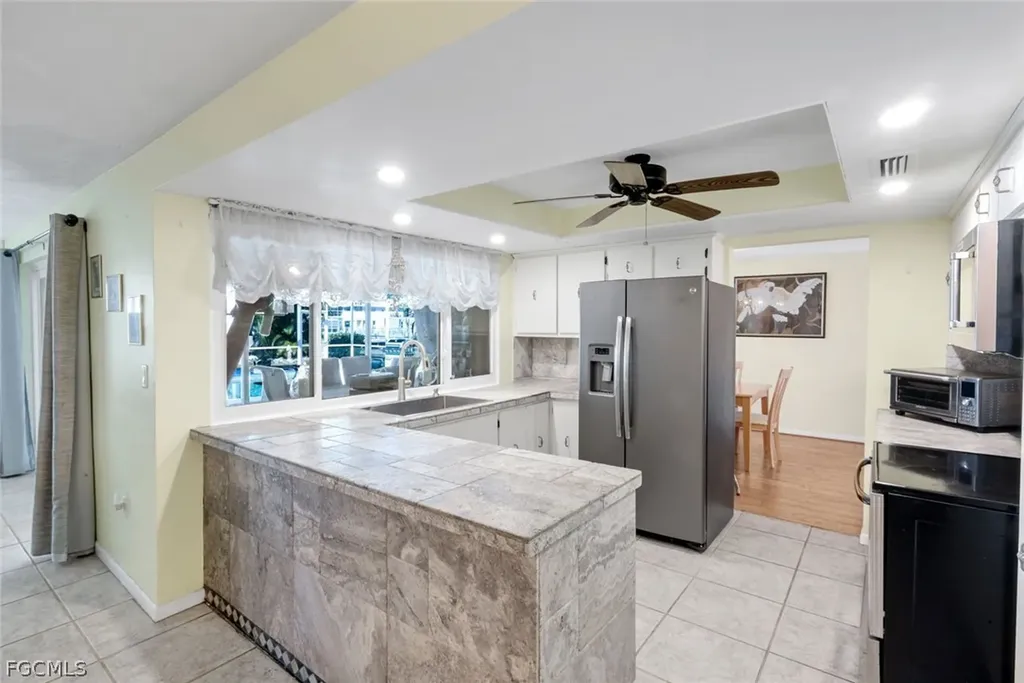 5201 Willow Court Cape Coral FL 33904