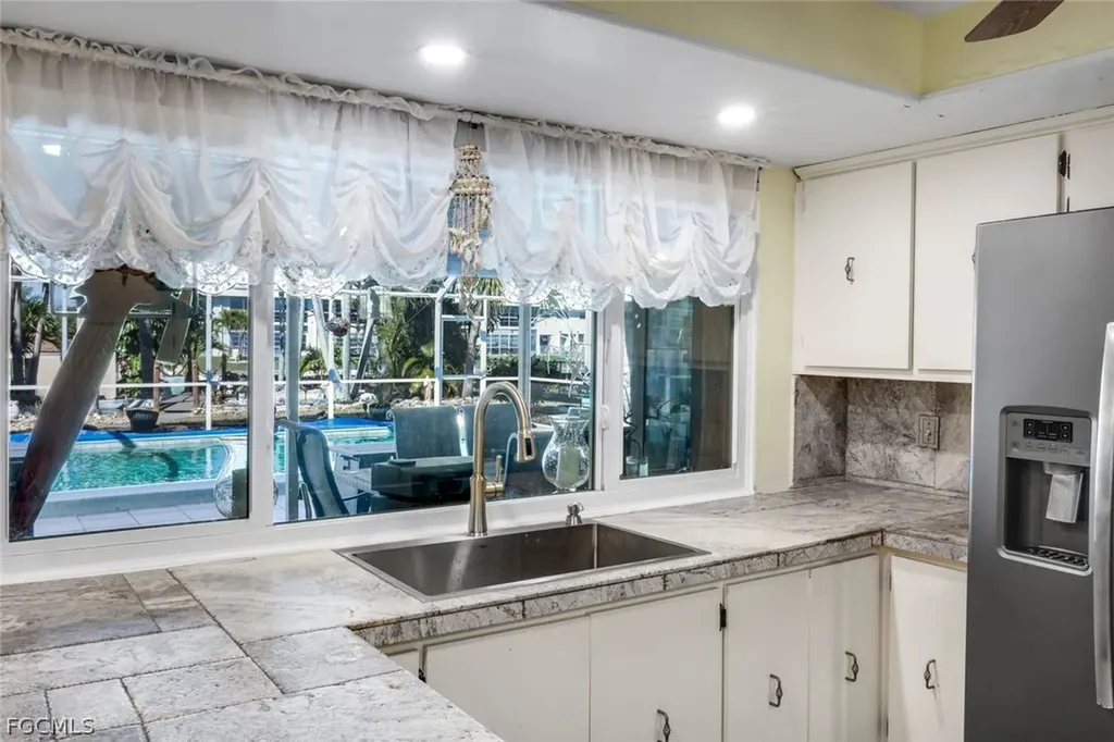 5201 Willow Court Cape Coral FL 33904