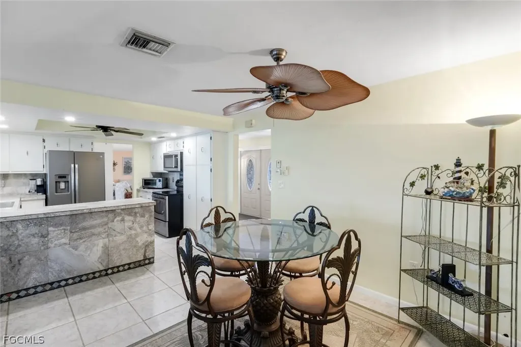 5201 Willow Court Cape Coral FL 33904