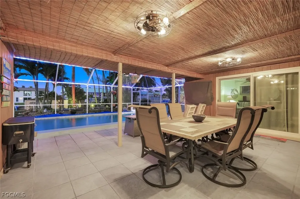5201 Willow Court Cape Coral FL 33904