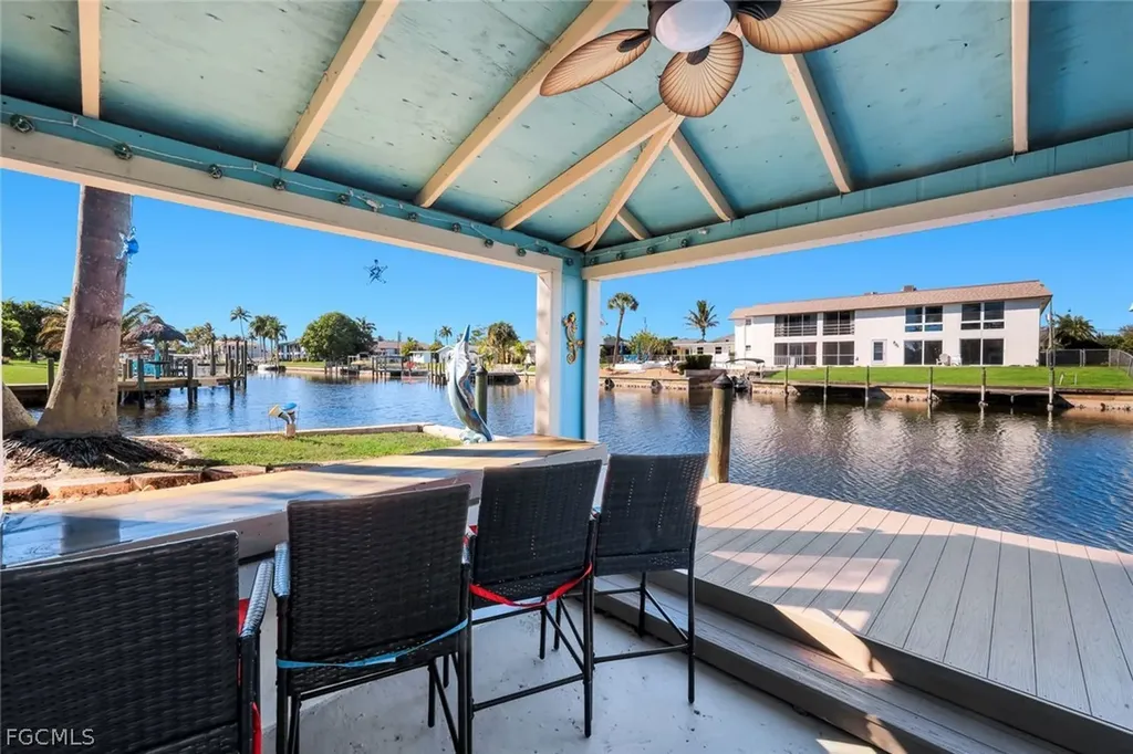 5201 Willow Court Cape Coral FL 33904
