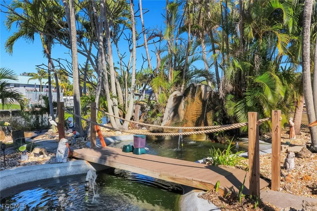 5201 Willow Court Cape Coral FL 33904
