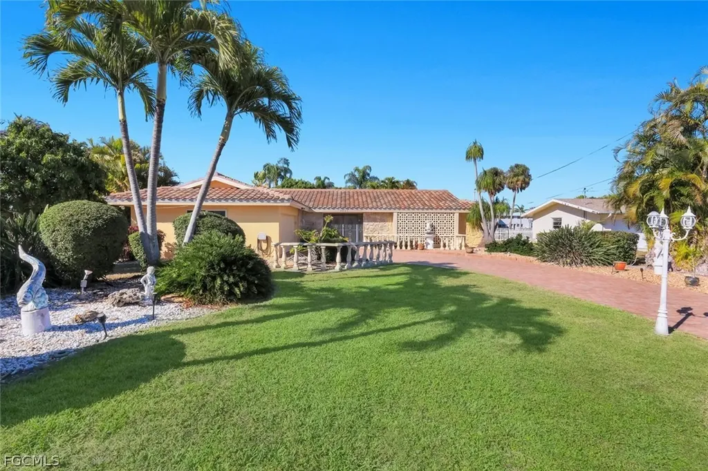 5201 Willow Court Cape Coral FL 33904