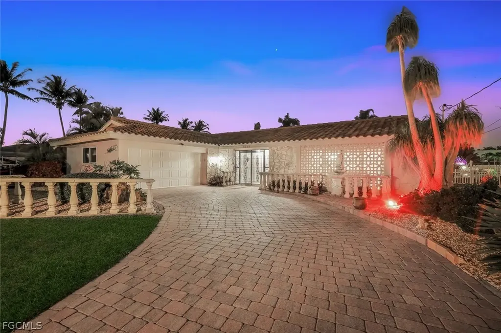 5201 Willow Court Cape Coral FL 33904