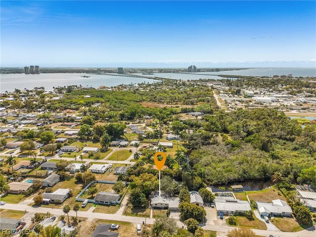 81 Glenmont Drive W North Fort Myers FL 33917