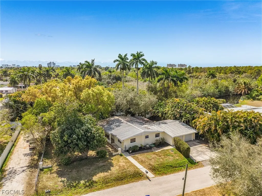 81 Glenmont Drive W North Fort Myers FL 33917