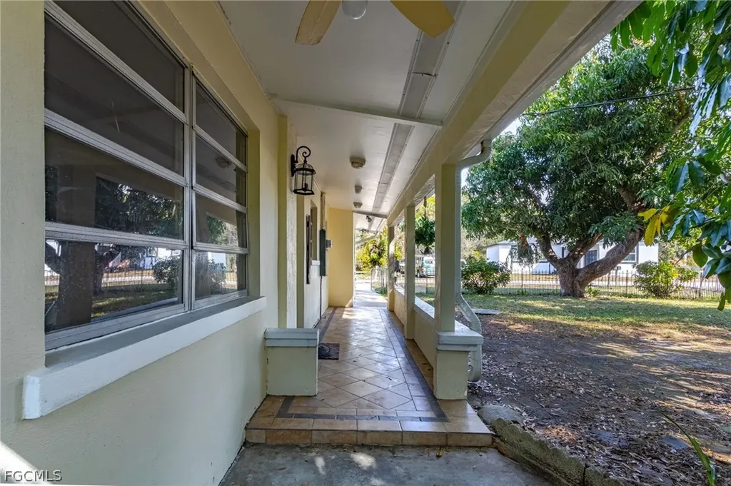 81 Glenmont Drive W North Fort Myers FL 33917