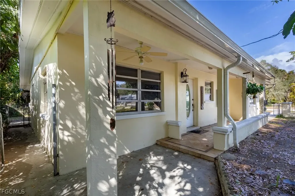 81 Glenmont Drive W North Fort Myers FL 33917