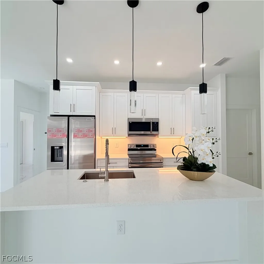 860 Kildare Street E Lehigh Acres FL 33974