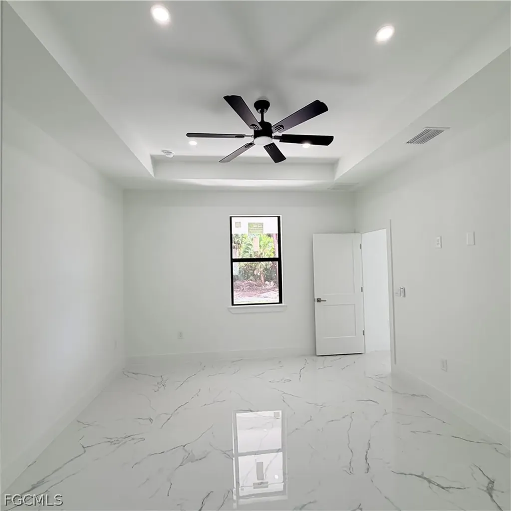 860 Kildare Street E Lehigh Acres FL 33974