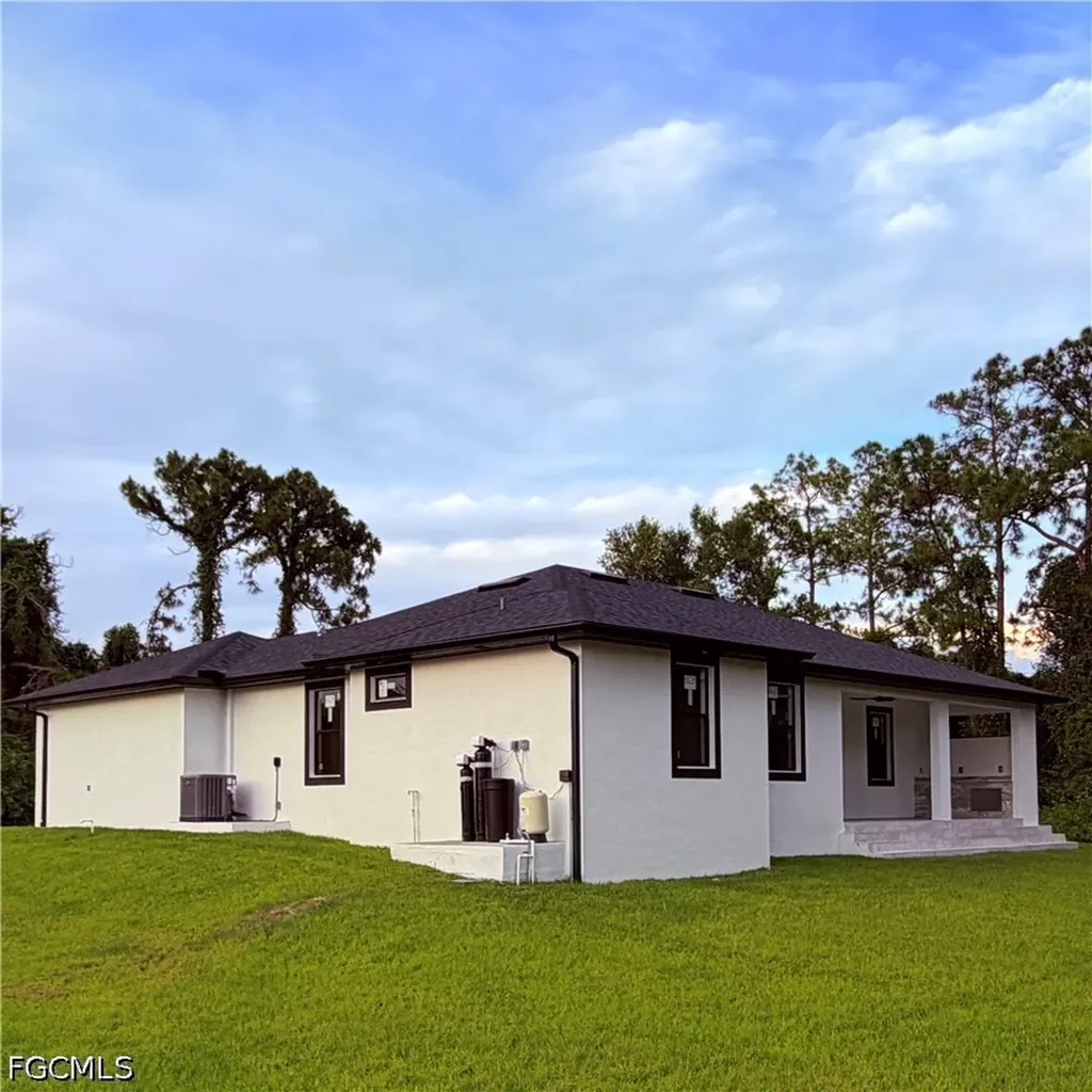 860 Kildare Street E Lehigh Acres FL 33974