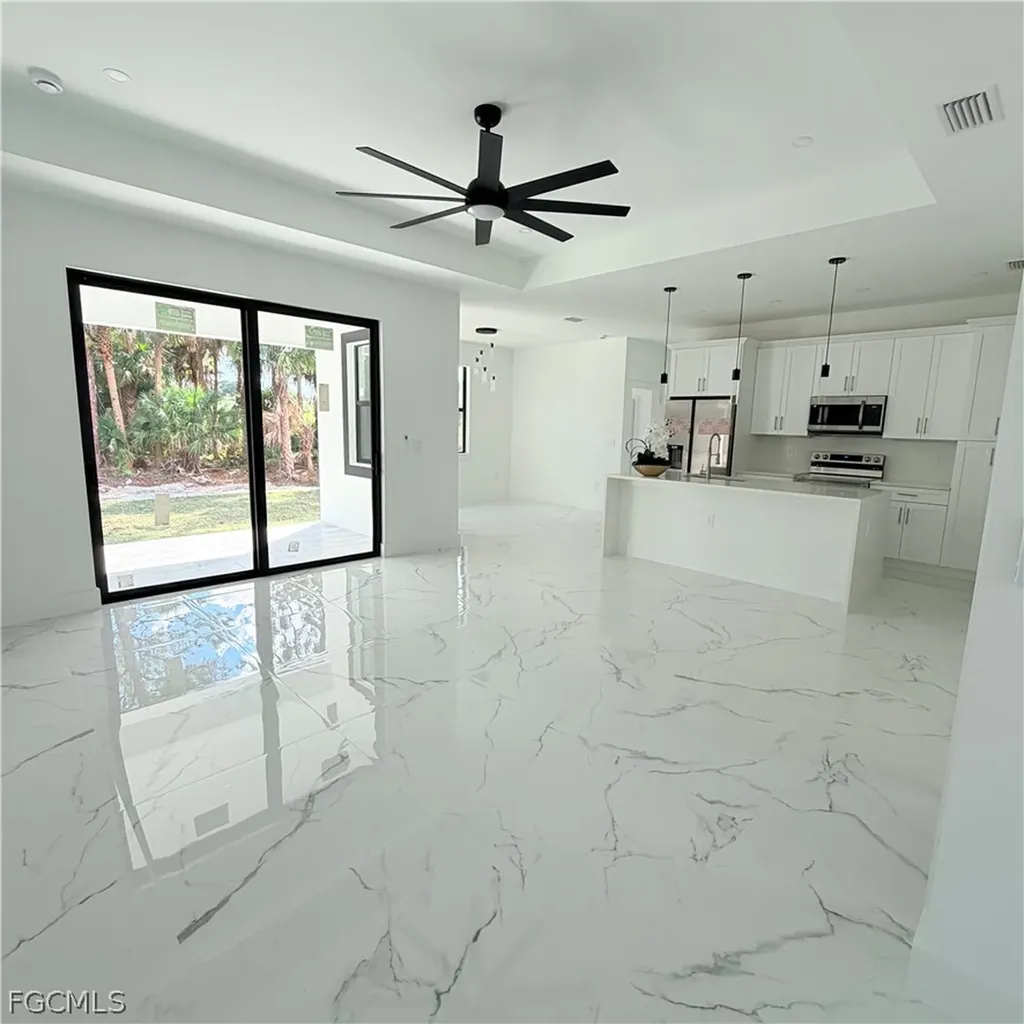 860 Kildare Street E Lehigh Acres FL 33974