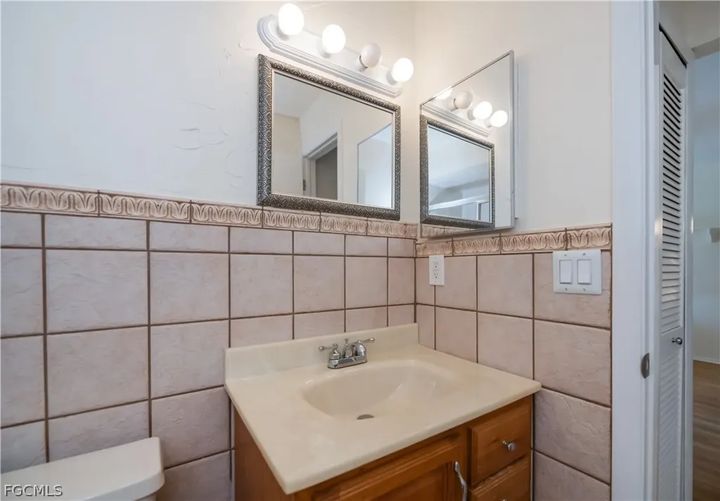 1100 Pondella Road Cape Coral FL 33909