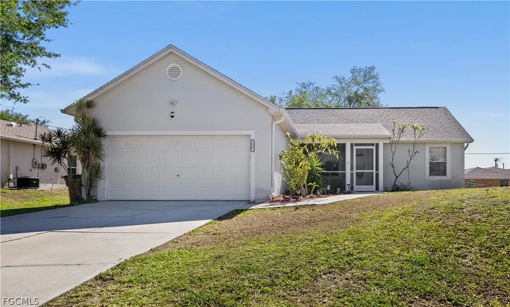 125 NE 11th Place Cape Coral FL 33909