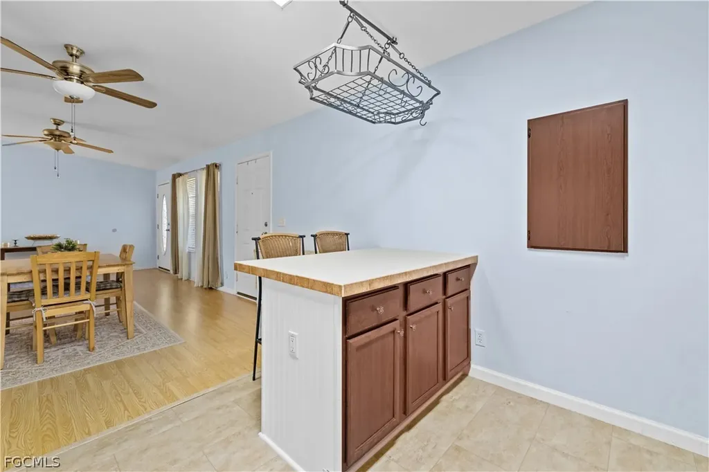 125 NE 11th Place Cape Coral FL 33909
