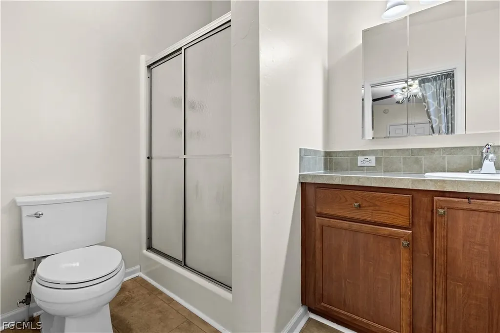 125 NE 11th Place Cape Coral FL 33909