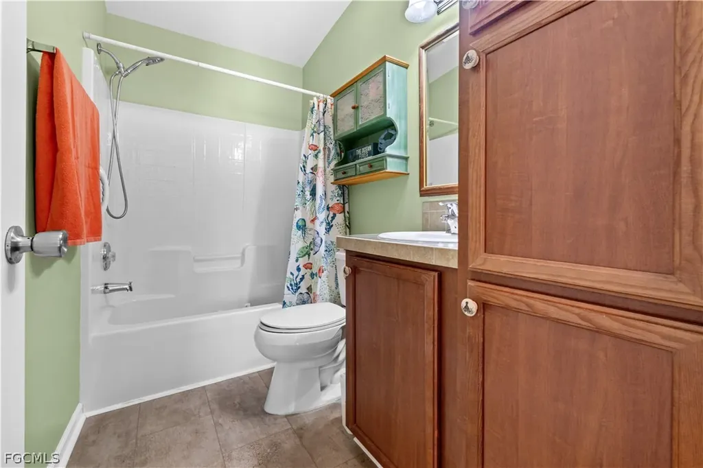 125 NE 11th Place Cape Coral FL 33909