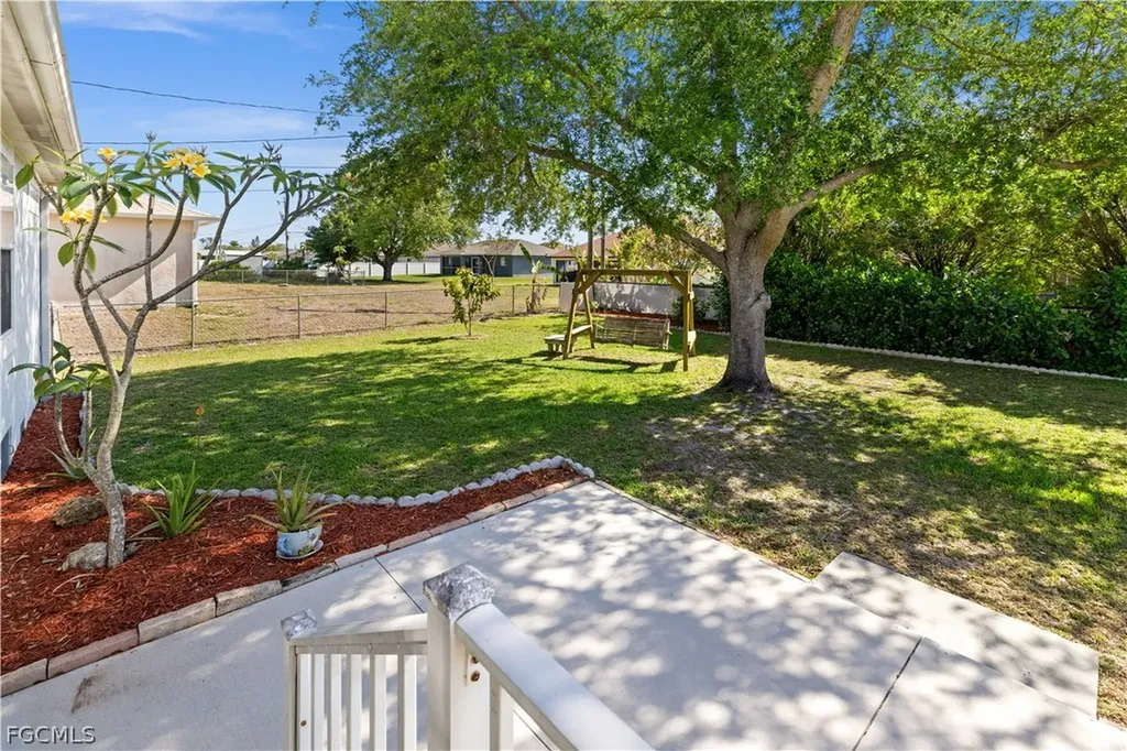 125 NE 11th Place Cape Coral FL 33909
