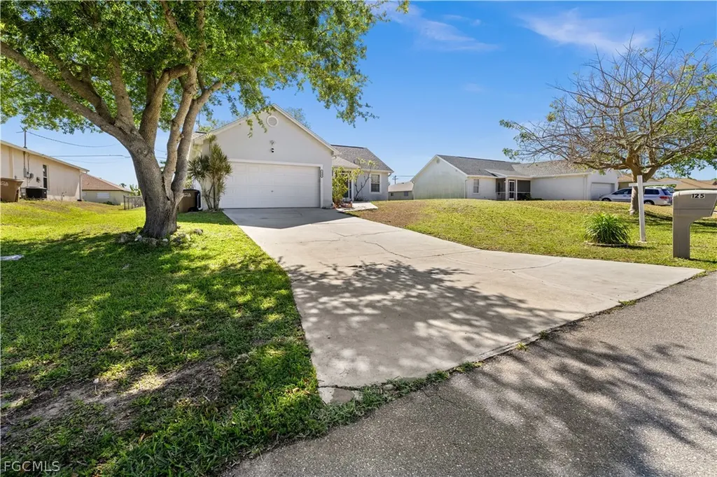 125 NE 11th Place Cape Coral FL 33909