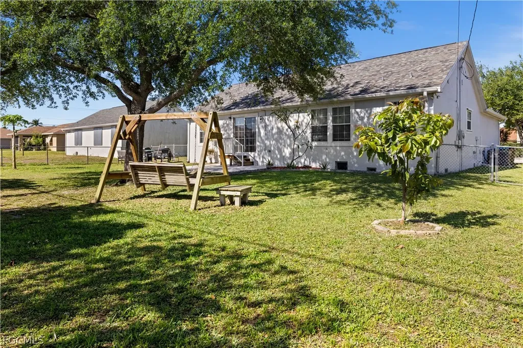 125 NE 11th Place Cape Coral FL 33909