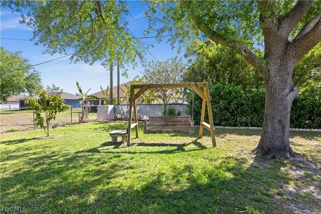 125 NE 11th Place Cape Coral FL 33909
