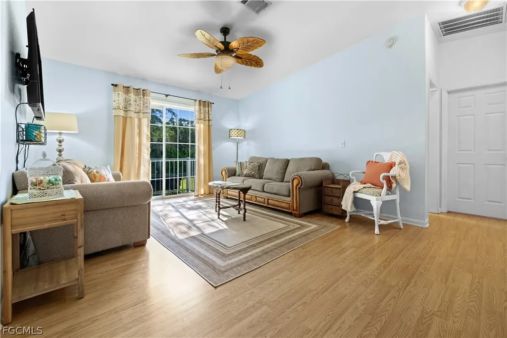 125 NE 11th Place Cape Coral FL 33909