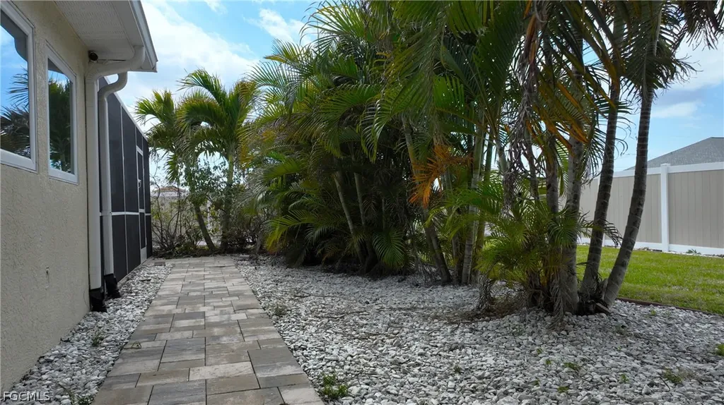 1118 NW 17th Street Cape Coral FL 33993