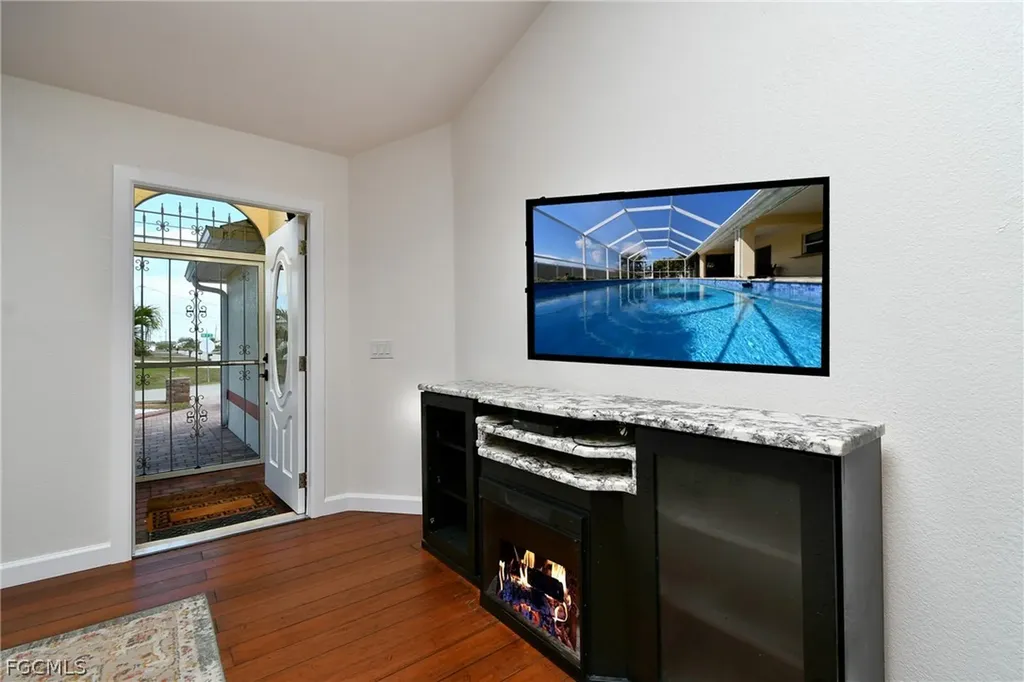 1118 NW 17th Street Cape Coral FL 33993