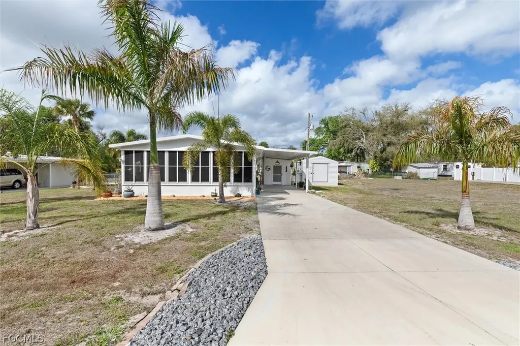 9347/9355 Boots Street Punta Gorda FL 33982