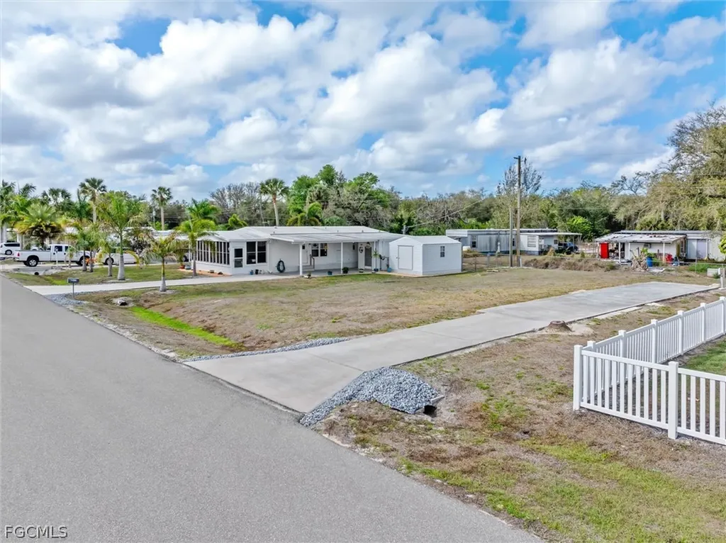 9347/9355 Boots Street Punta Gorda FL 33982