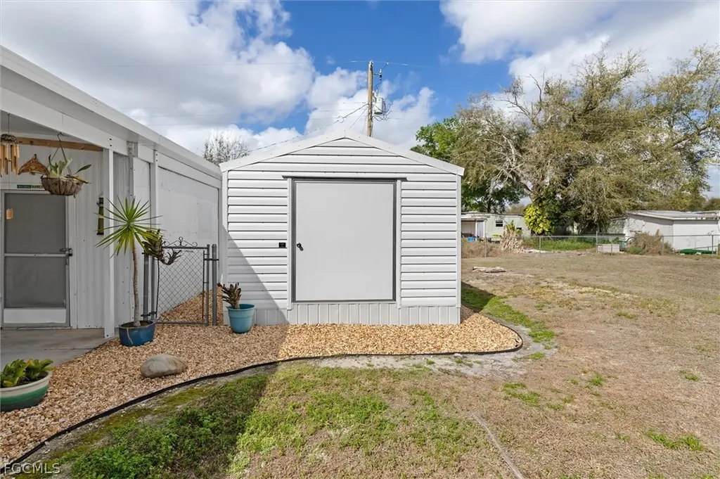 9347/9355 Boots Street Punta Gorda FL 33982