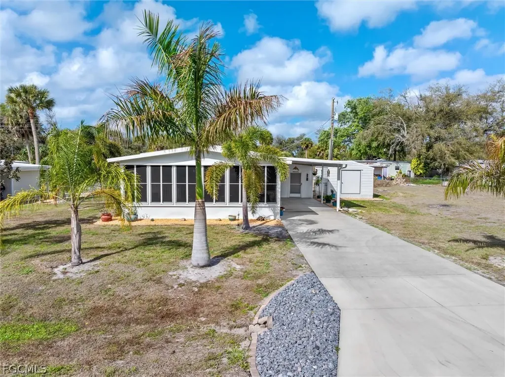 9347/9355 Boots Street Punta Gorda FL 33982