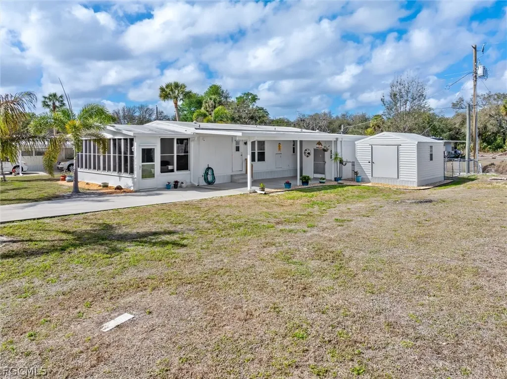 9347/9355 Boots Street Punta Gorda FL 33982
