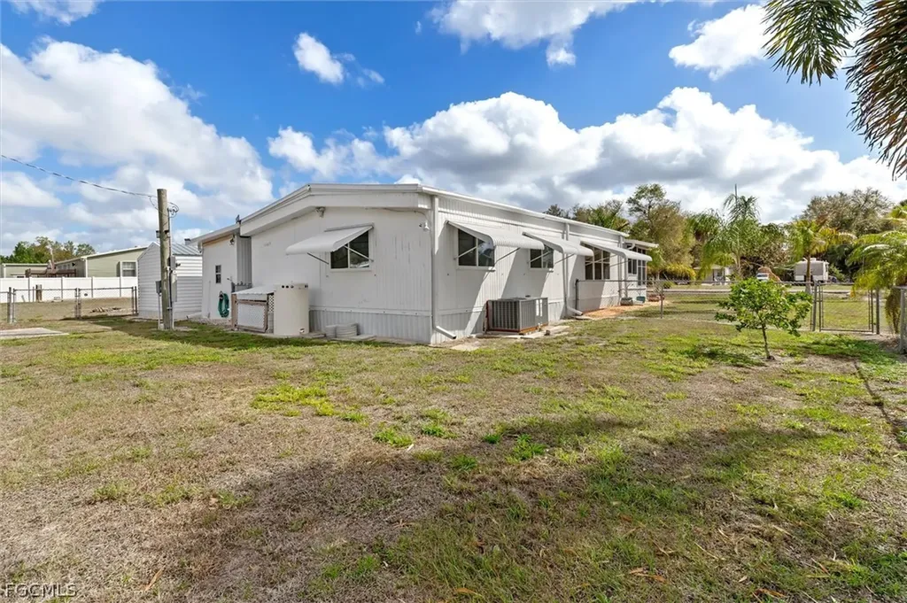 9347/9355 Boots Street Punta Gorda FL 33982
