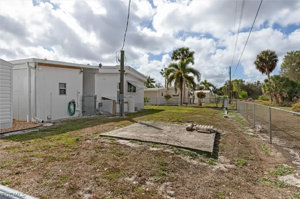 9347/9355 Boots Street Punta Gorda FL 33982