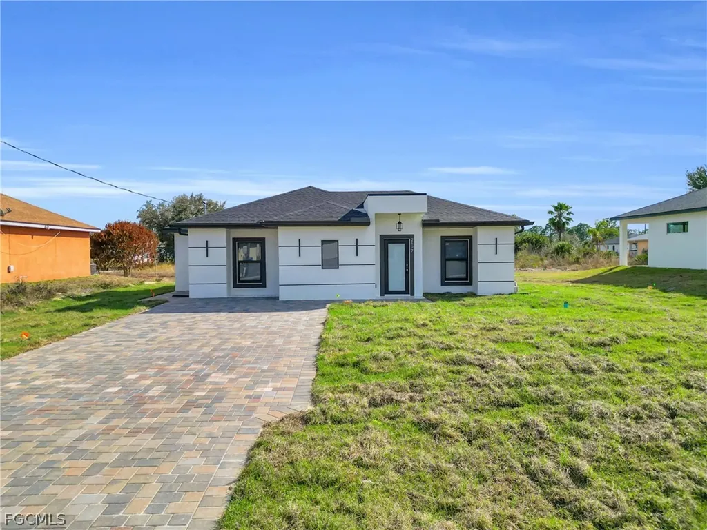 2607 41st Street W Lehigh Acres FL 33971